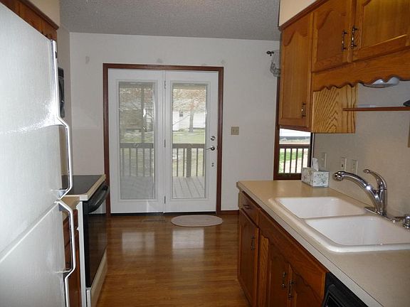 4th image of 14 Sycamore Dr