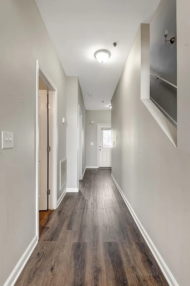 2 bed, 1121 sqft, $1,650 — Photo 4