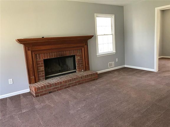 5th image of 2719 Horseshoe Creek Dr SW