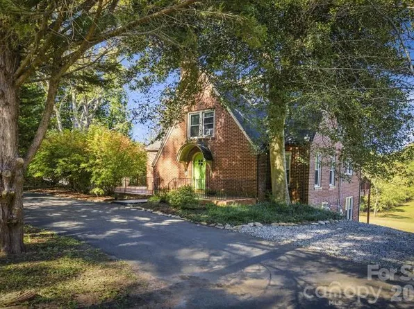 1205 E Union St, Morganton, NC 28655