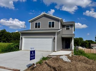 22 Richwood Trl, Bloomington, IL 61701