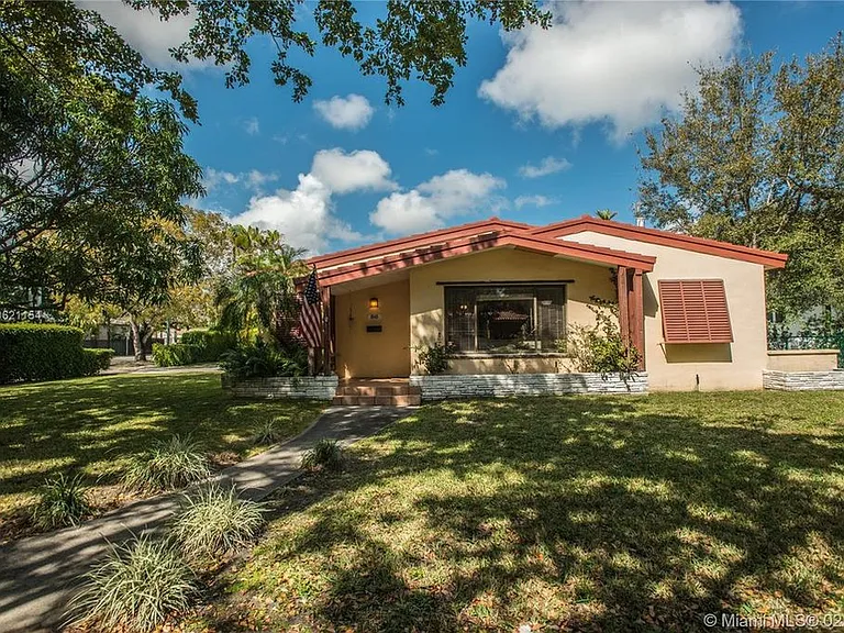 1545 Mantua Ave — Photo 8