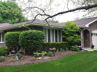 6740 Powell St, Downers Grove, IL 60516