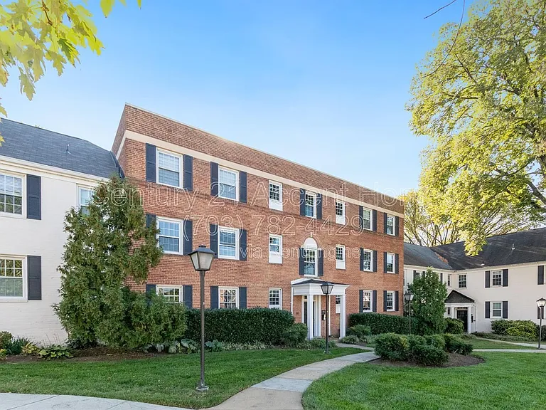 1303 S Walter Reed Dr #201 — Photo 3