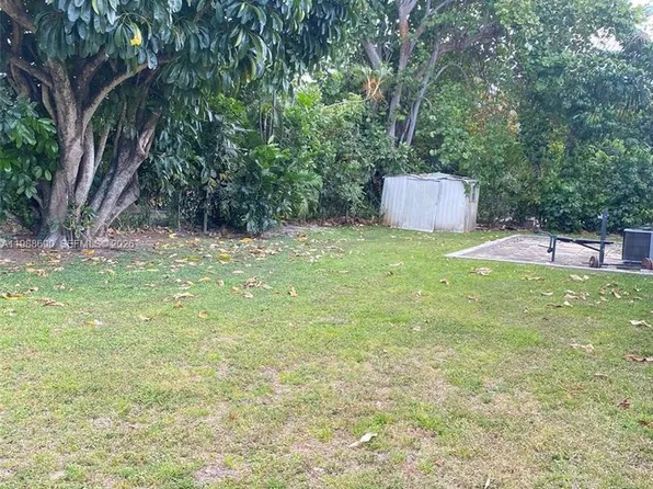 740 NE 179th Ter, Miami, FL 33162