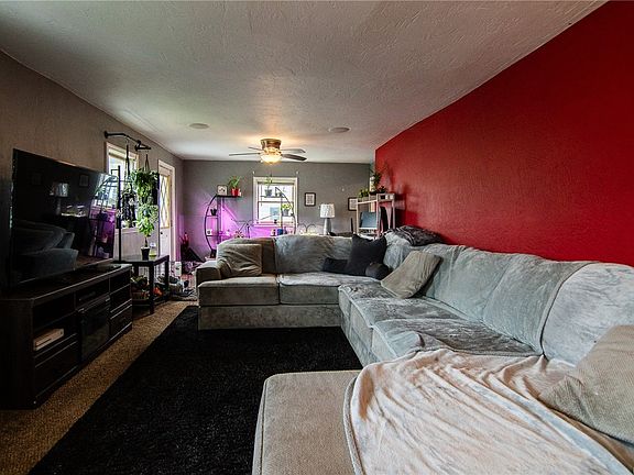 2nd image of 326 Back St