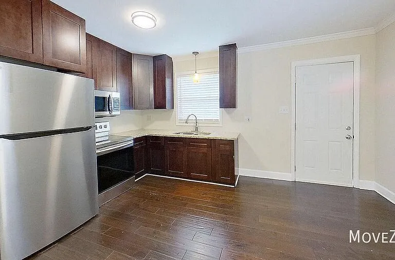 747 Hall Spencer Rd — Photo 3