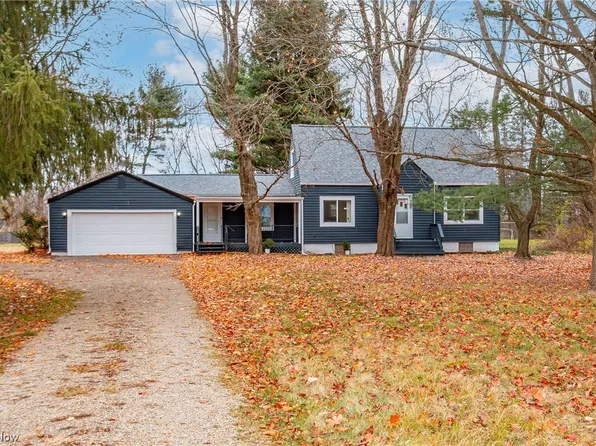 3399 Tee Dr, Akron, OH 44333