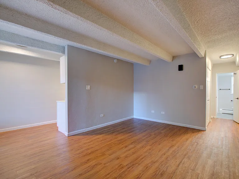 Pearl Street Flats — Photo 3