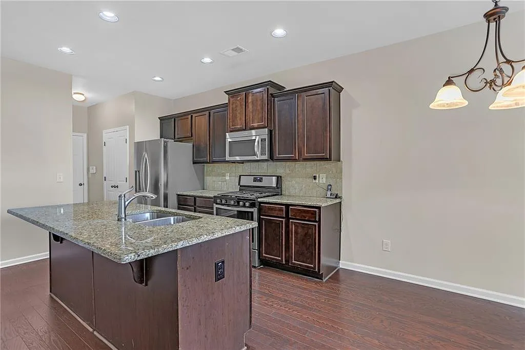 568 Garden View Court - 1 — Photo 2