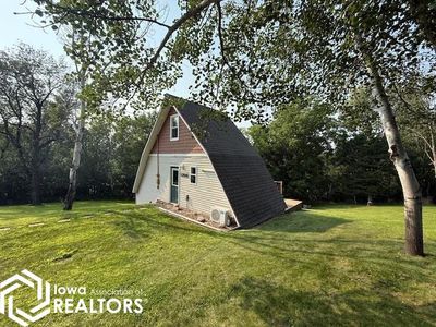 1355 Wilson Ave, Brooklyn, IA, 52211