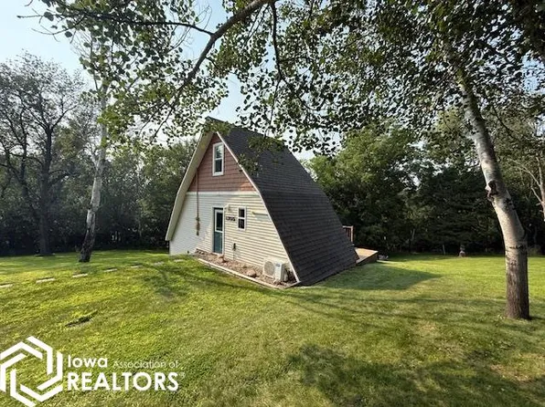 1355 Wilson Ave, Brooklyn, IA 52211