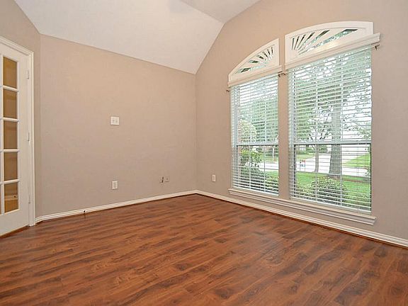 4th image of 4819 Big Cedar Cir