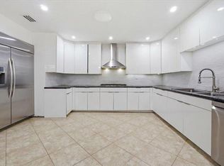 20100 NE 20th Ct, Miami, FL 33179