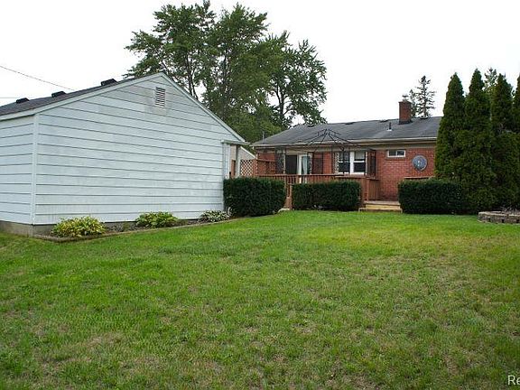 5th image of 47440 Jeffry St