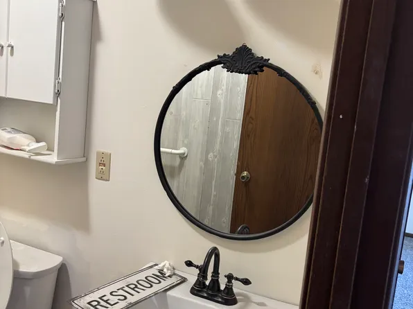 102 Westgate Dr #104, Iron Ridge, WI 53035