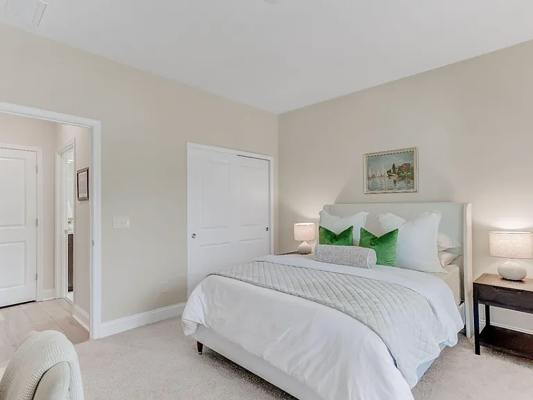 72 McRorrie Dr — Photo 36