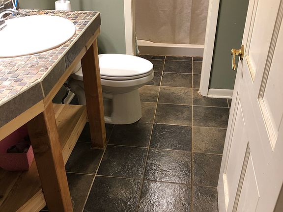 3rd image of 2904 Royal Dr