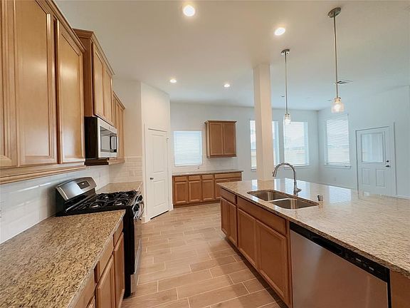 5th image of 4632 Bartagrass Dr