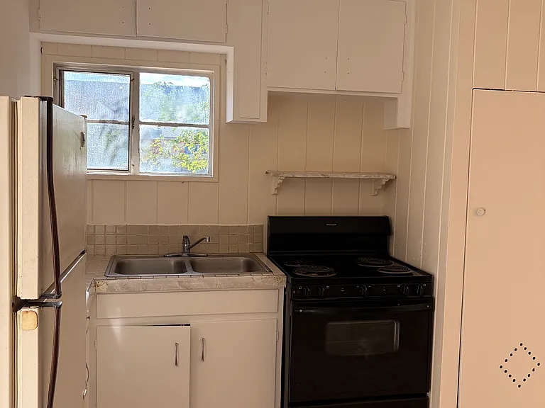 2113 Saint Cyr Ave SE #B — Photo 5