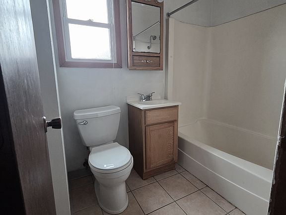 5th image of 3845 Cliffside Dr #3845