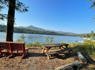 1279 Gypsy Bay Rd, Sagle, ID 83860