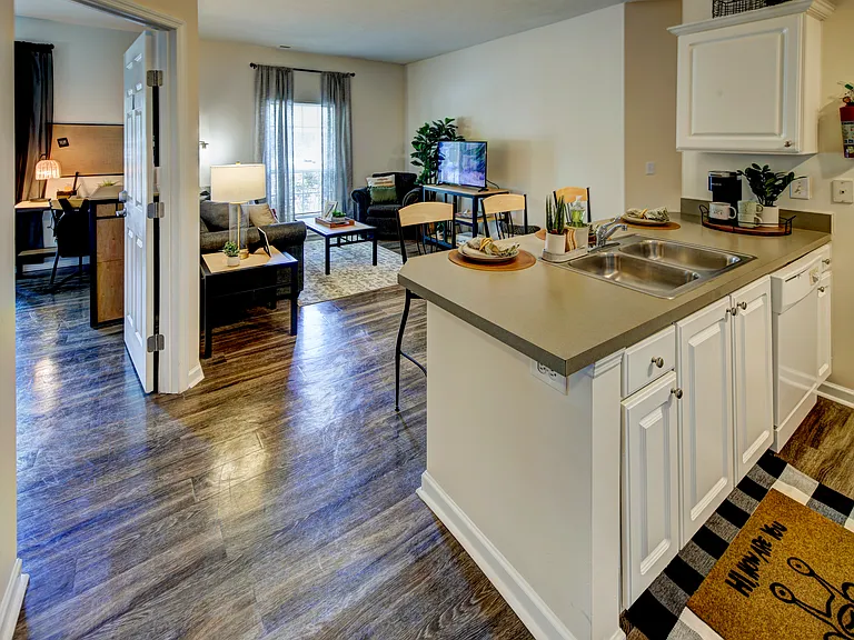 Peninsular Place Apartments — Photo 21