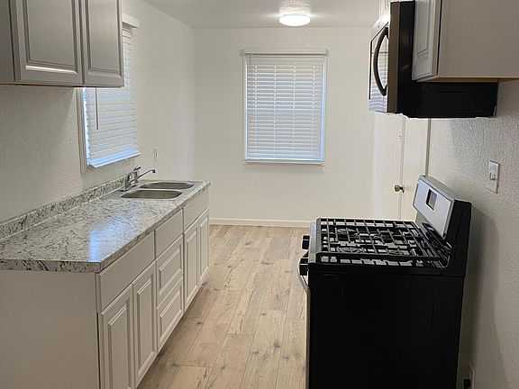 5th image of 2314 Roanoke Ave