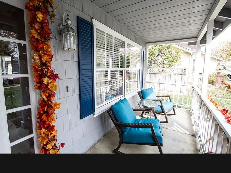 1715 Burlington Dr — Photo 3