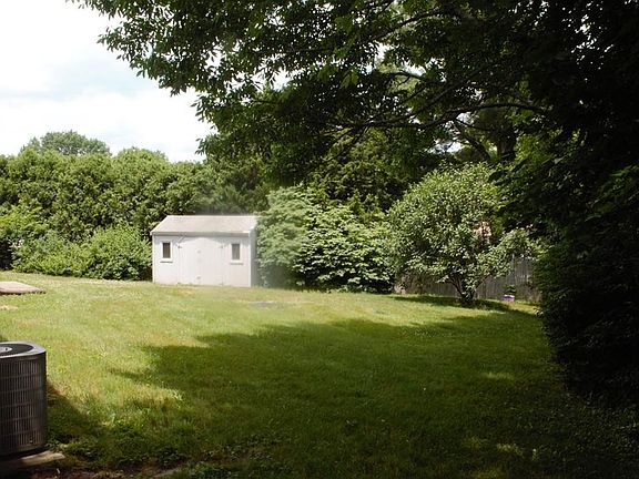 3rd image of 22 Hopkins Dr