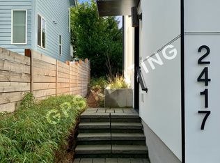 2417 W Lynn St, Seattle, WA 98199