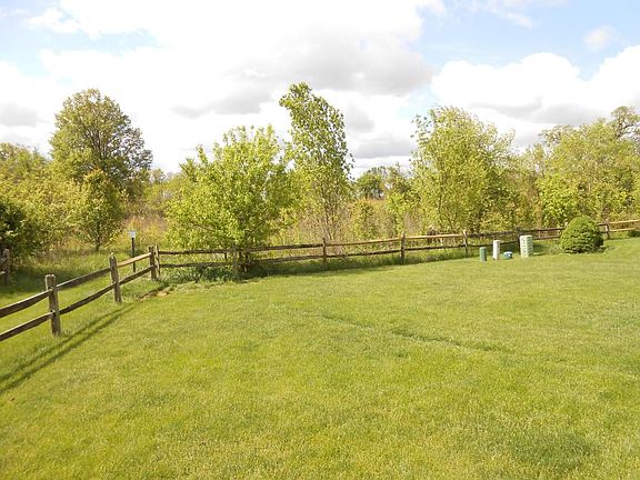 4th image of 7524 Totten Springs Dr
