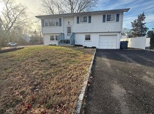 606 Vaughn Ave, Toms River, NJ