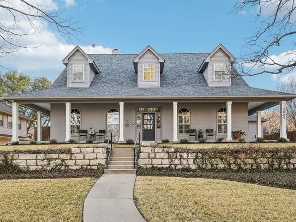 3809 Welwyn Way Dr, Bedford, TX 76021