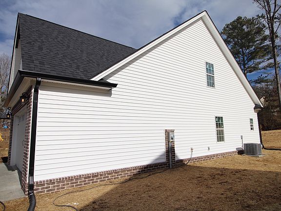 4th image of 185 Eastview Cove Dr SE