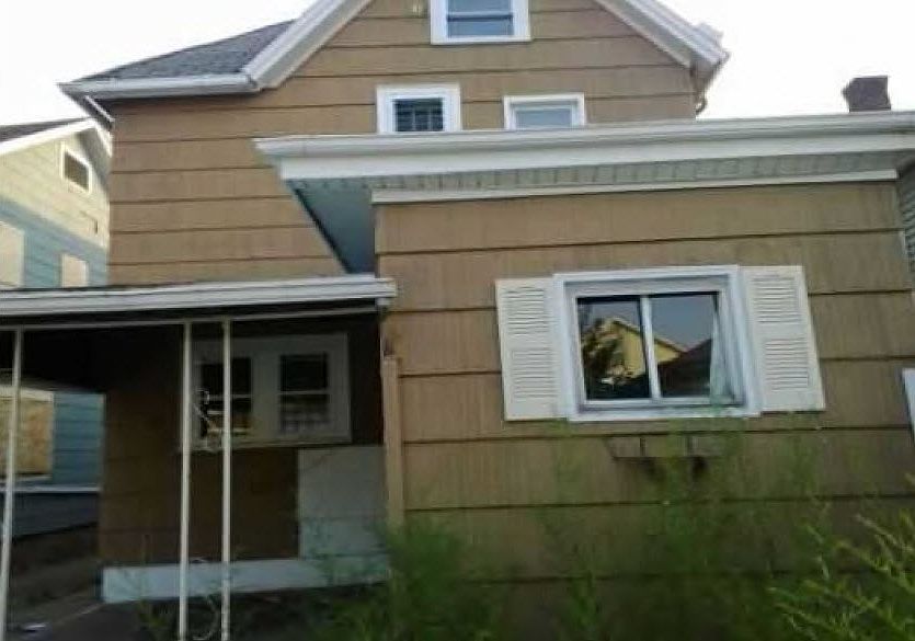 2nd image of 306 Riverside Ave