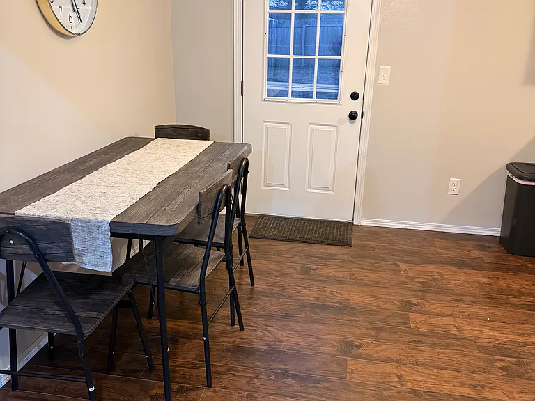814 Linden St — Photo 5