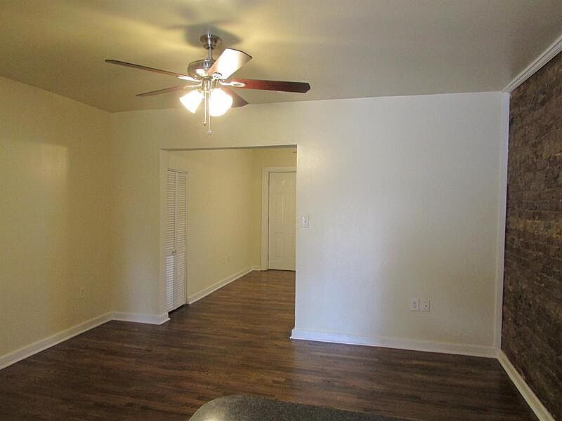 1st image of 1921 Lakeview Ave APT 2