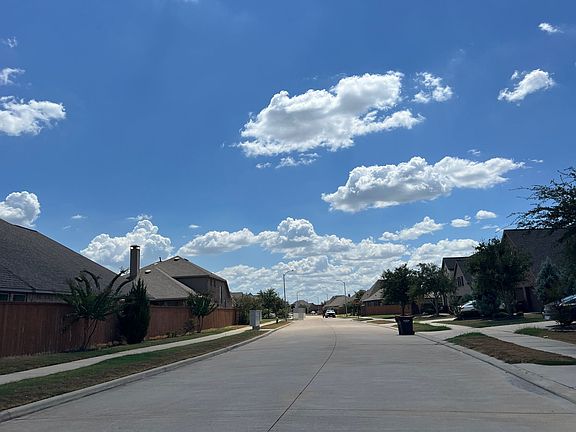 5th image of 11034 Dumbreck Dr