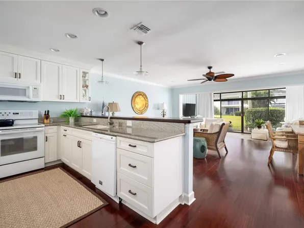 300 Harbour Dr #201, Vero Beach, FL 32963