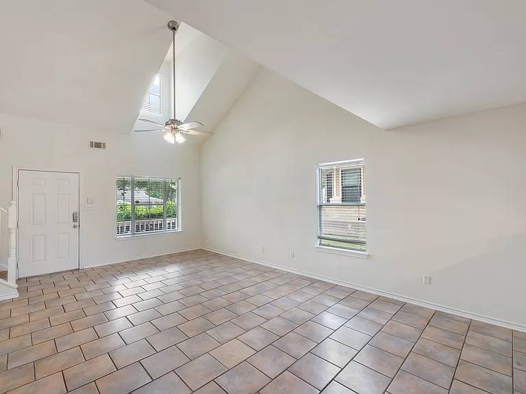 1720 Boardwalk Ct — Photo 7