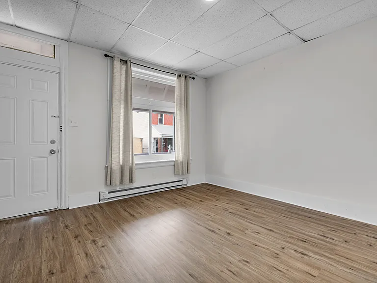 426 W Green St #1 — Photo 2