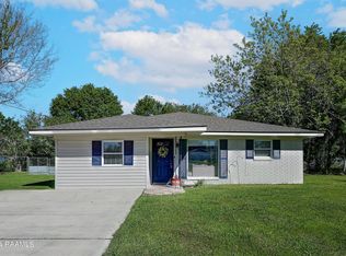 485 Tauzin St, Breaux Bridge, LA 70517