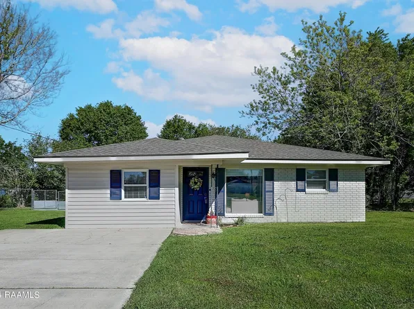 485 Tauzin St, Breaux Bridge, LA 70517