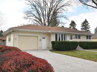 W169N8439 Sheridan Dr, Menomonee Falls, WI 53051