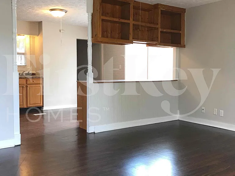 4113 Alberta St — Photo 5