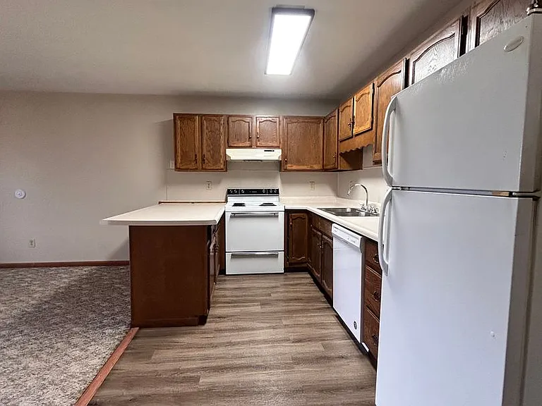 220 S Holly Ave — Photo 1