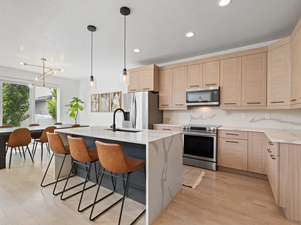 947 W Cushing Rd, Bluffdale, UT 84065