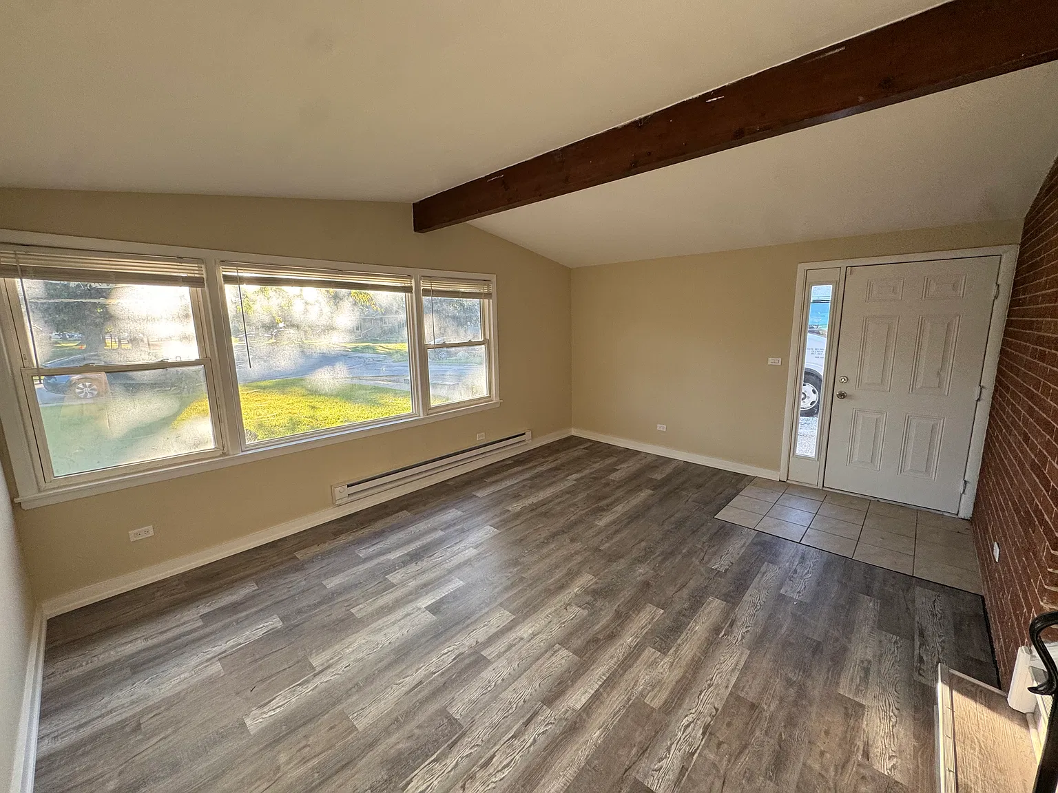 3 bed, 1.5 bath, 1536 sqft, $2,400 — Photo 2