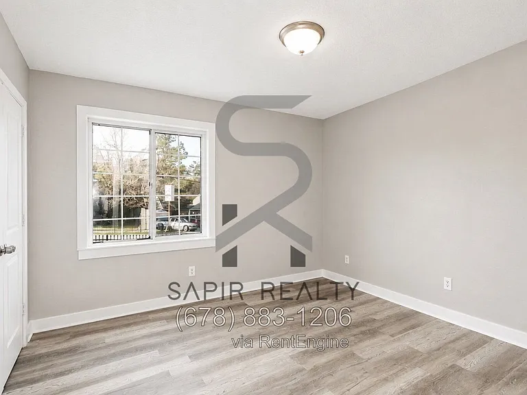 2065 Alison Ct SW #4 — Photo 4